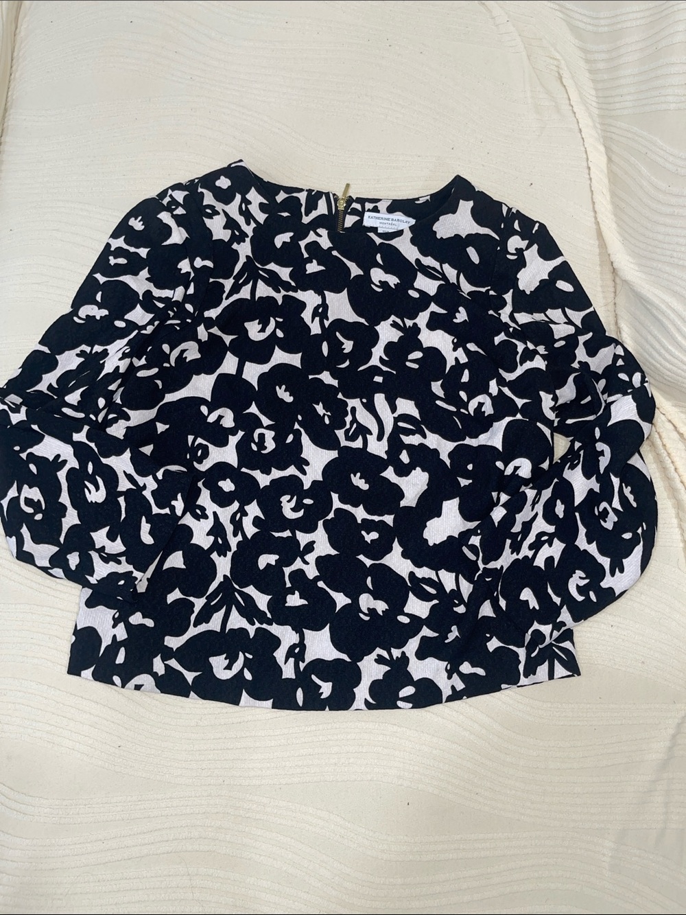 Katherine Barclay Navy and White Floral Puff-Sleeve Blouse